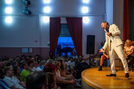 STAND UP (52 of 71)